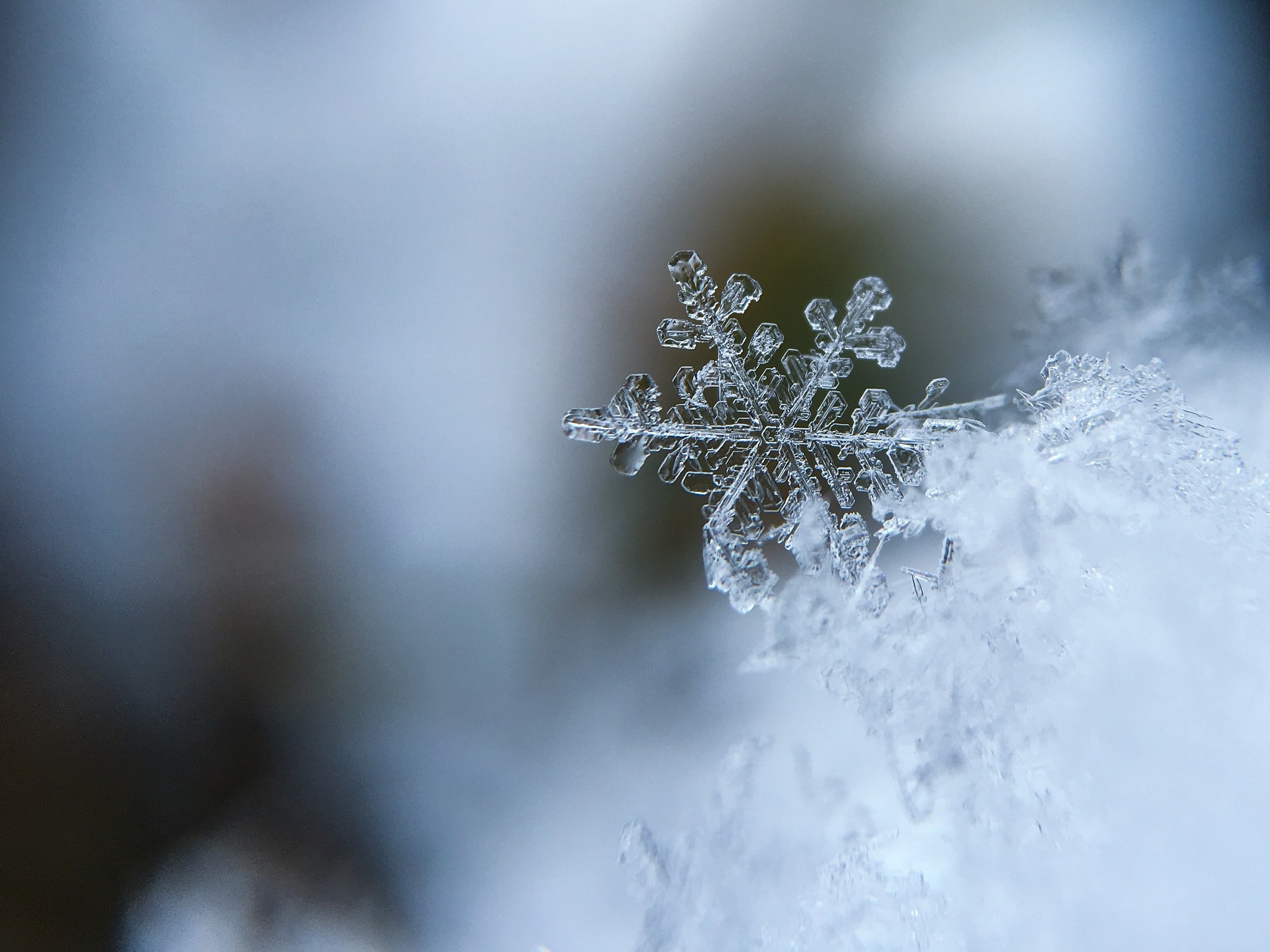 snowflake-1245748_1920